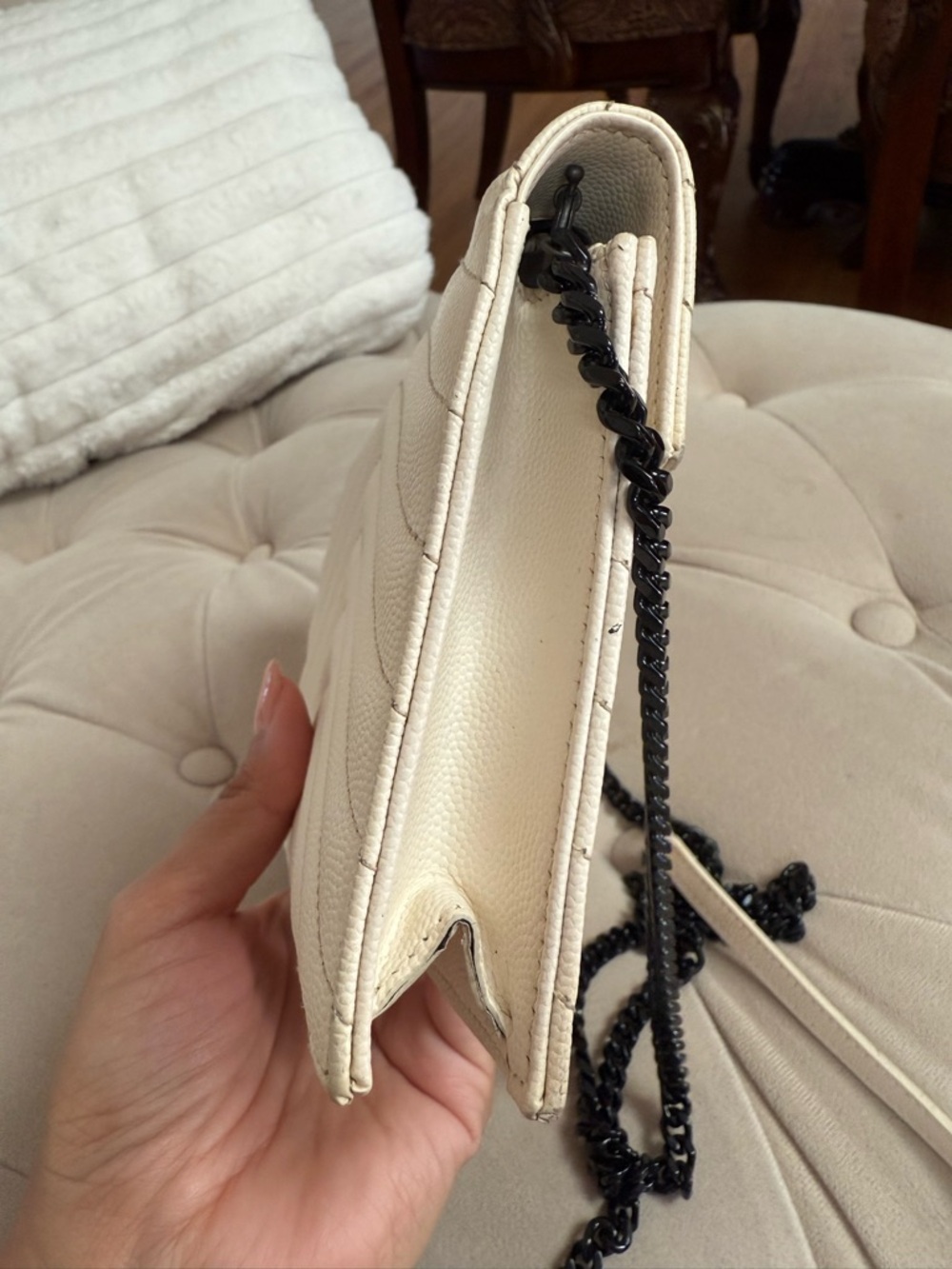 SAINT LAURENT
White Matelasse Quilted Grained Leather Envelope Chain Wallet Bag - Picture 4 of 12